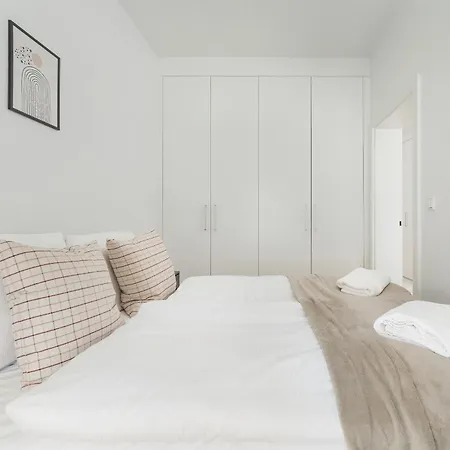 شقة Staromlynska Near Wyspa Slodowa In By Renters فروتسواف