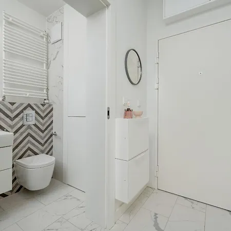 Staromlynska Near Wyspa Slodowa In By Renters فروتسواف
