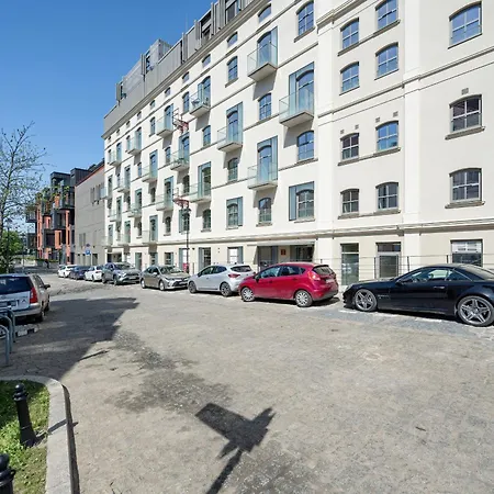 Staromlynska Near Wyspa Slodowa In By Renters * فروتسواف