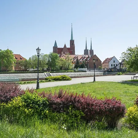 Staromlynska Near Wyspa Slodowa In By Renters Apartment Breslau